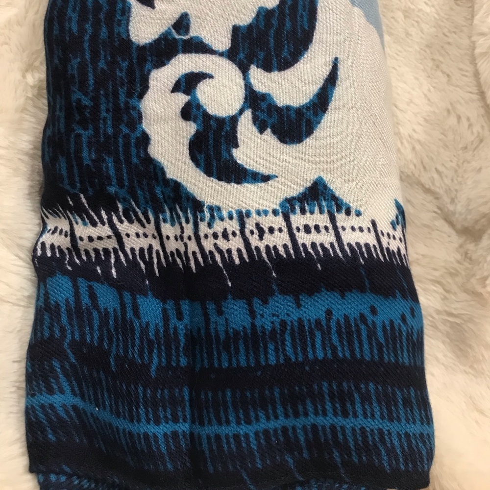 Chicos Scarf - Picture 6 of 6